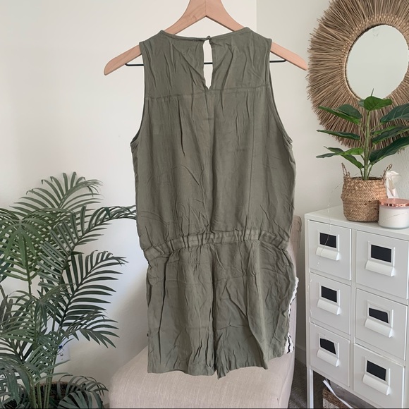 NWT Olive + Oak Set Free Olive Green Romper Small - Picture 10 of 12